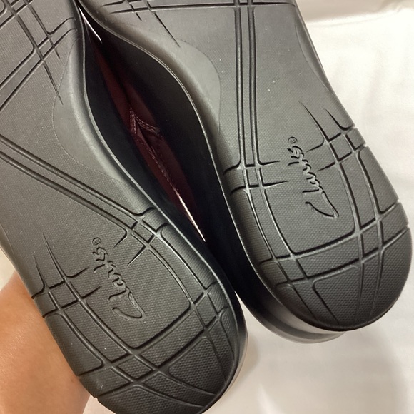 Clarks Collection SUTTYN WALK Burgundy Leather Wedge Slip-On SZ 9.5M L/N $80 - Picture 13 of 15
